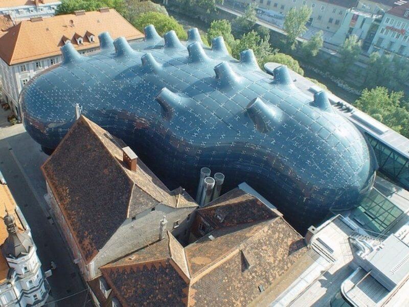 Kunsthaus Graz, o museu de arte contemporânea com fachada futurista